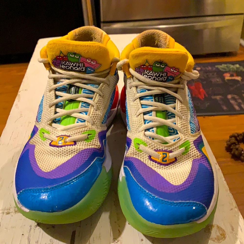 Men’s new balance basketball shoes